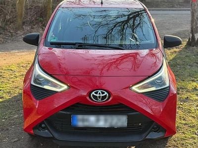 Gebraucht Toyota Aygo 72 PS (52 kW) 2021 Rot Kleinwagen