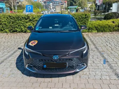 Używany Toyota Corolla Team 2023 Brązowy Kombi