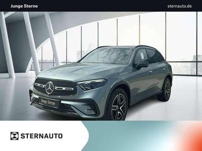 Gebraucht Mercedes GLC300 AMG line 269 PS (197 kW) 2024 Metalliclack verdesilber SUV