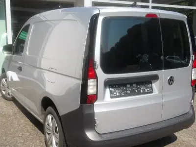 Gebraucht VW Caddy Basis 102 PS (75 kW) 2022 Reflexsilber metallic Van / Kleinbus