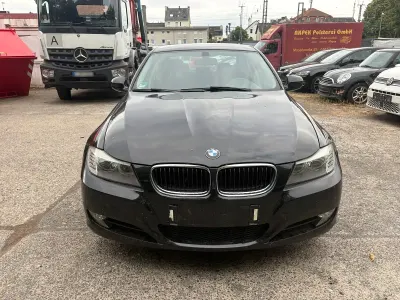 Gebraucht BMW 318 143 PS (105 kW) 2010 Schwarz Limousine