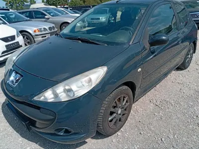 Gebraucht Peugeot 206+ 75 PS (55 kW) 2009 Grau Kleinwagen