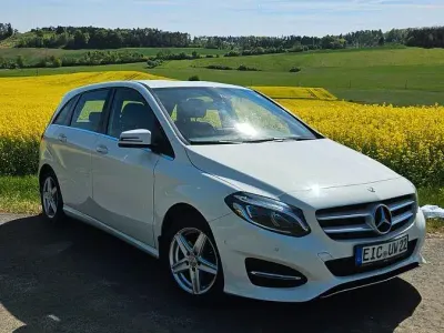 Gebraucht Mercedes B200 Urban 156 PS (114 kW) 2017 Weiß Van / Kleinbus