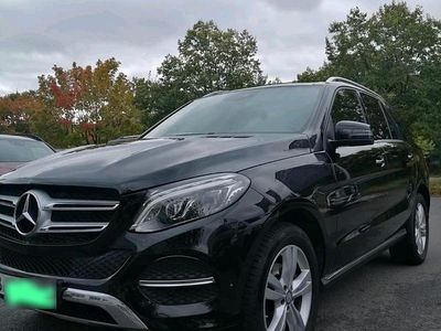Second-hand Mercedes GLE250 204 CP (150 kW) 2016 Negru SUV