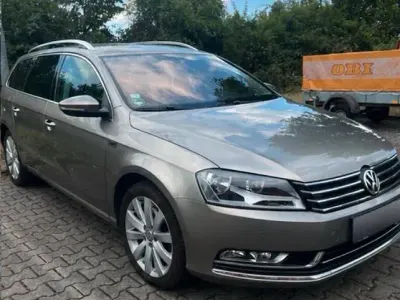 Gebraucht VW Passat 122 PS (89 kW) 2012 Andere farben Kombi