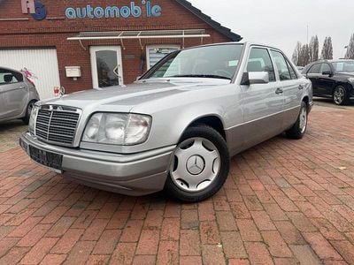 Brugt Mercedes E220 150 HK (110 kW) 1995 Grå Sedan