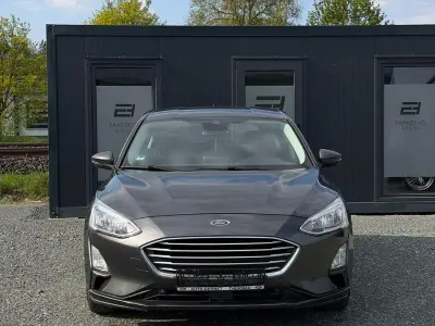 Usado Ford Focus Cool & Connect 125 CV (91 kW) 2018 Gris Berlina