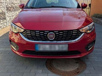 Gebraucht Fiat Tipo Easy 95 PS (69 kW) 2016 Rot Limousine