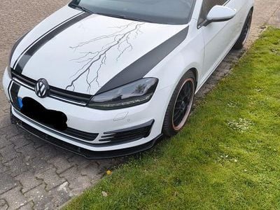 Second-hand VW Golf VII R-line 105 CP (77 kW) 2013 Alb Berlinǎ