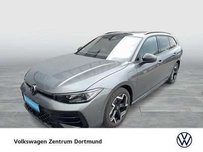 Second-hand VW Passat R-line 272 CP (200 kW) 2025 Gri Break