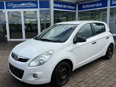 Gebraucht Hyundai i20 Classic 86 PS (63 kW) 2012 Weiß Kleinwagen