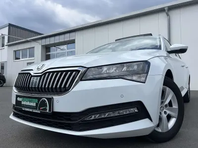 Gebraucht Skoda Superb Ambition 150 PS (110 kW) 2022 Weiß Kombi
