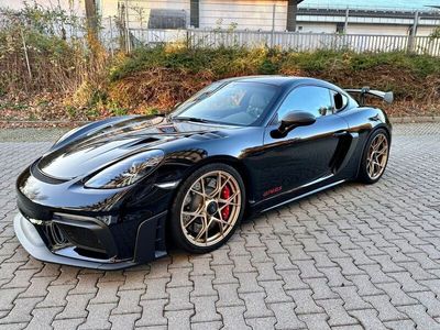 Porsche Cayman GT4