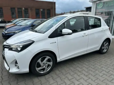 Gebraucht Toyota Yaris Hybrid Edition-S 75 PS (55 kW) 2016 Weiß Kleinwagen