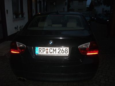 Gebraucht BMW 325 218 PS (160 kW) 2006 Schwarz metallic Limousine
