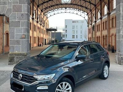Gebraucht VW T-Roc Style 116 PS (85 kW) 2019 Grau SUV