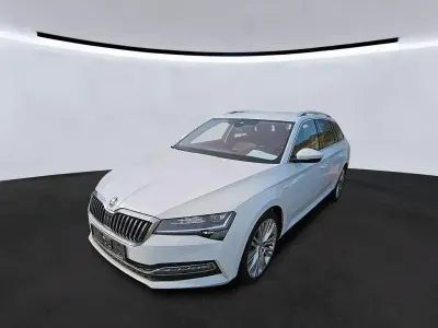 Gebraucht Skoda Superb LAURIN & KLEMENT 200 PS (147 kW) 2021 Moonweiß perleffekt Kombi