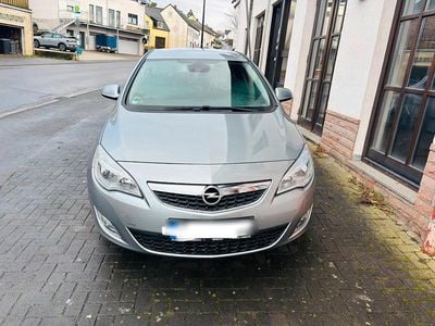Gebraucht Opel Astra 115 PS (84 kW) 2010 Silber Limousine