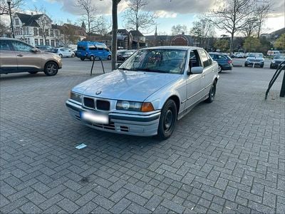 Second-hand BMW 320 150 CP (110 kW) 1994 Berlinǎ