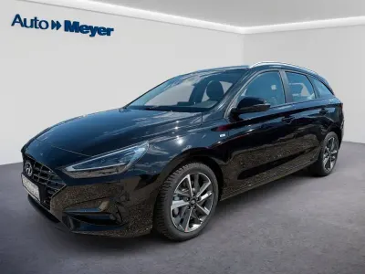Gebraucht Hyundai i30 Trend 120 PS (88 kW) 2023 Schwarz Kombi