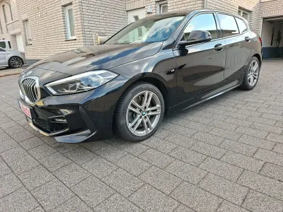 Gebraucht BMW 120 M Sport 190 PS (139 kW) 2022 Schwarz Limousine