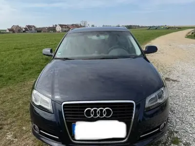 Gebraucht Audi A3 Ambition 105 PS (77 kW) 2012 Blau Kleinwagen