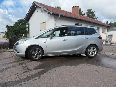Gebraucht Opel Zafira Tourer Edition 140 PS (102 kW) 2012 Silber Van / Kleinbus