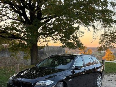 Schwarz Gebraucht 2013 BMW 520 Luxury Line Kombi | 14.300 € (Etwas zu teuer)