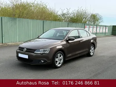 Używany VW Jetta Comfortline 105 KM (77 kW) 2011 Brązowy Sedan/Limuzyna