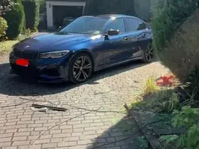 Gebraucht BMW 330 Luxury Line 258 PS (189 kW) 2019 Blau Limousine