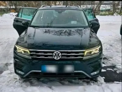 Używany VW Tiguan Highline 179 KM (131 kW) 2018 Niebieski SUV