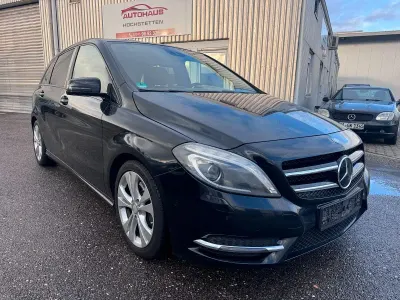 Gebraucht Mercedes B220 170 PS (125 kW) 2013 Schwarz Kleinwagen