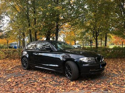 Gebraucht BMW 116 122 PS (89 kW) 2011 Schwarz Kleinwagen