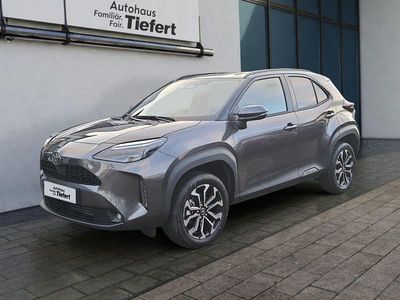 Neu Toyota Yaris Cross 131 PS (96 kW) 2025 Grau SUV
