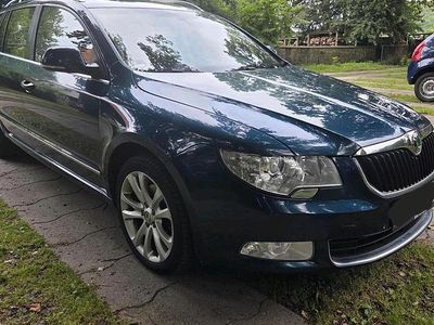 Gebraucht Skoda Superb 170 PS (125 kW) 2012 Blau Kombi