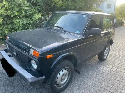 Gebraucht Lada niva 83 PS (61 kW) 2015 Grün SUV