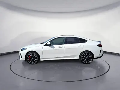 Gebraucht BMW 220 M Sport 150 PS (110 kW) 2025 Alpinweiß uni Coupé