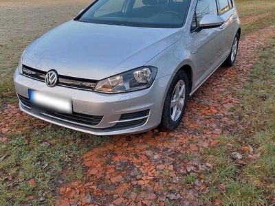 Gebraucht VW Golf VII 100 PS (73 kW) 2014 Silber Limousine