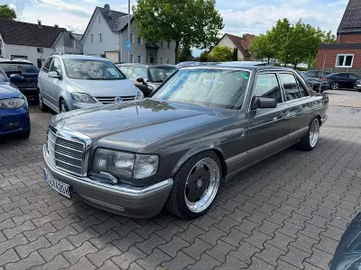 Używany Mercedes E420 224 KM (164 kW) 1991 Szary Sedan/Limuzyna