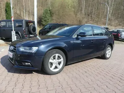 Używany Audi A4 Sport 143 KM (105 kW) 2012 Niebieski Kombi