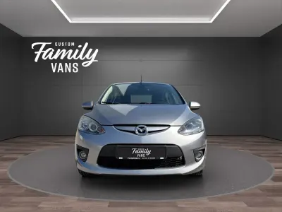 Używany Mazda 2 Dynamic 103 KM (75 kW) 2009 Srebrny Hatchback
