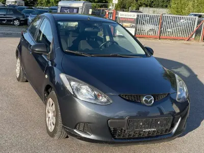 Gebraucht Mazda 2 Independence 75 PS (55 kW) 2009 Grau Kleinwagen