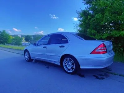 Gebraucht Mercedes C180 143 PS (105 kW) 2006 Silber Limousine