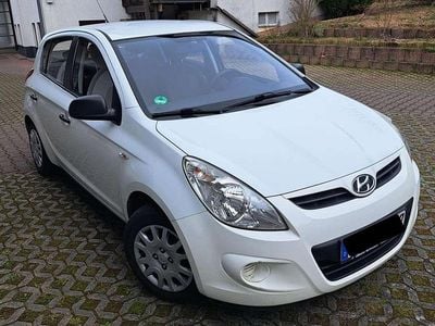 Gebraucht Hyundai i20 Classic 77 PS (56 kW) 2011 Weiß Kleinwagen