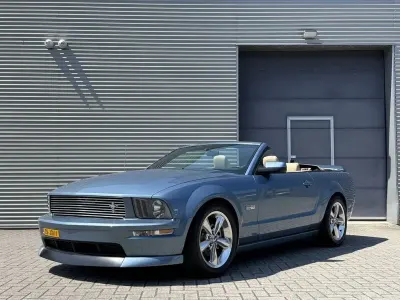 Gebraucht Ford Mustang GT Convertible 325 PS (239 kW) 2006 Blau Cabrio