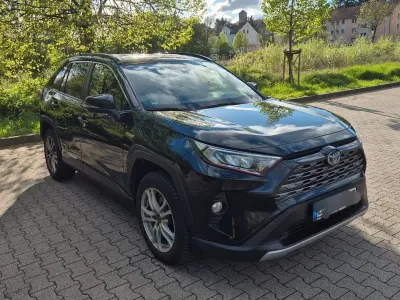 Gebraucht Toyota RAV4 Hybrid Club 222 PS (163 kW) 2019 Schwarz SUV