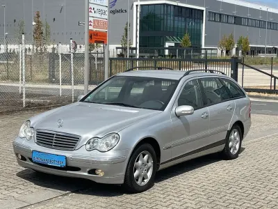 Gebraucht Mercedes C220 Elegance 143 PS (105 kW) 2002 Silber Limousine