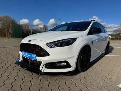Gebraucht Ford Focus ST 250 PS (183 kW) 2015 Weiß Kombi
