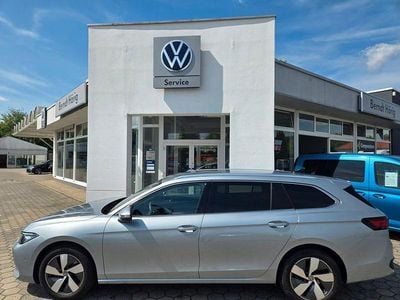 Gebraucht VW Passat Business 150 PS (110 kW) 2024 Silber Kombi