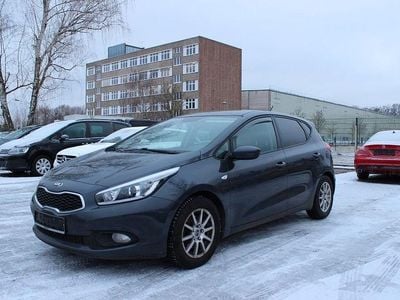 Gebraucht Kia Ceed Attract 99 PS (72 kW) 2013 Grau Kleinwagen